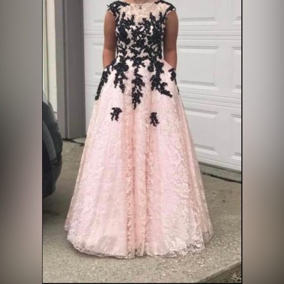 Size 6, one of a kind, Prom Dress - Picture 1 of 2